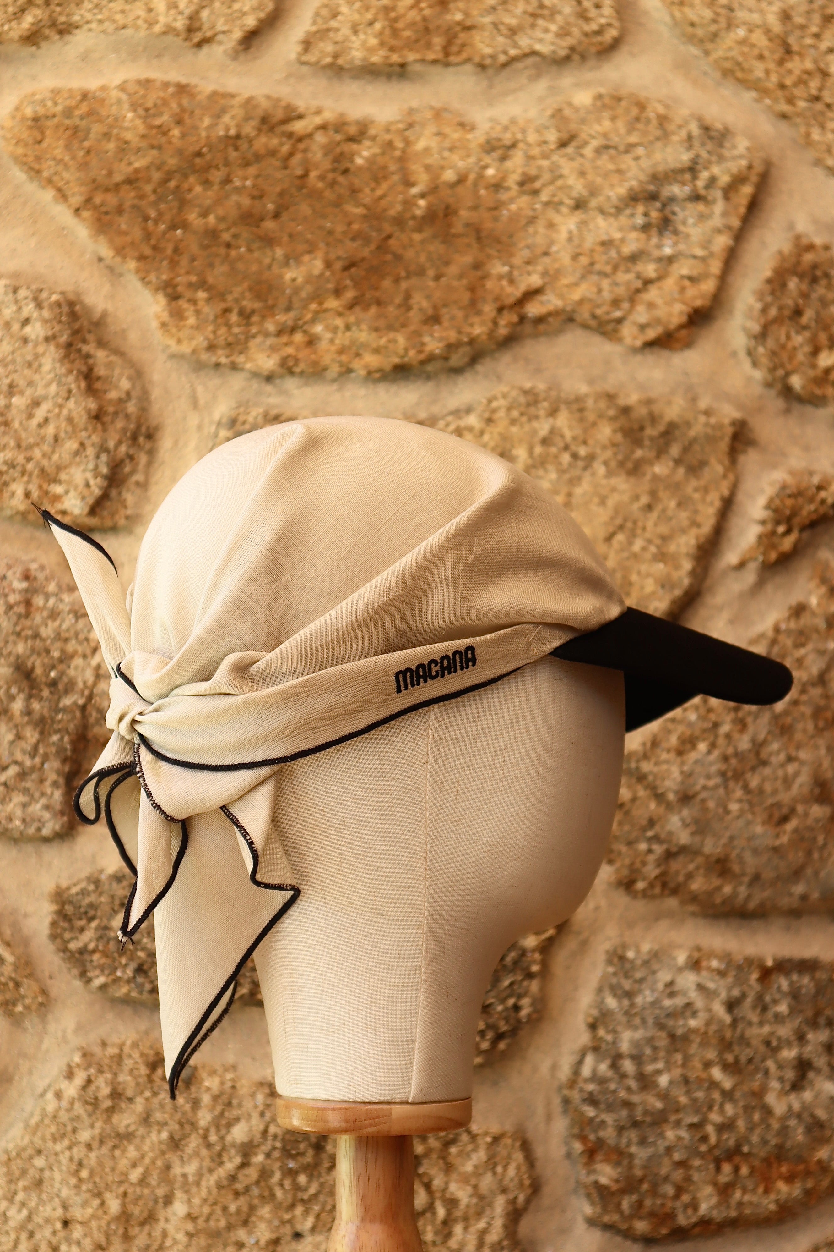 Visera Macana Beige y Negro