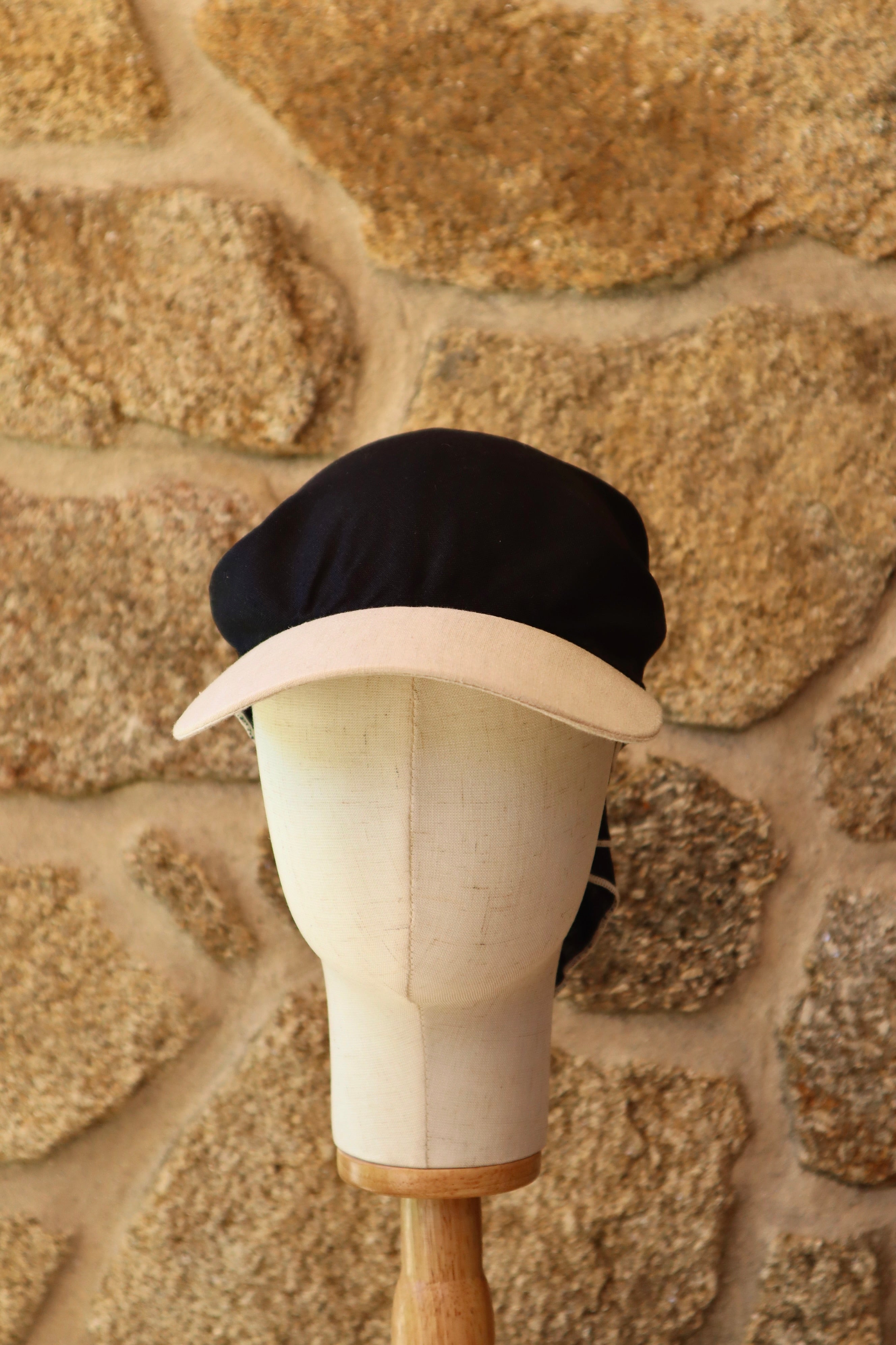 Visera Macana Negra y Beige