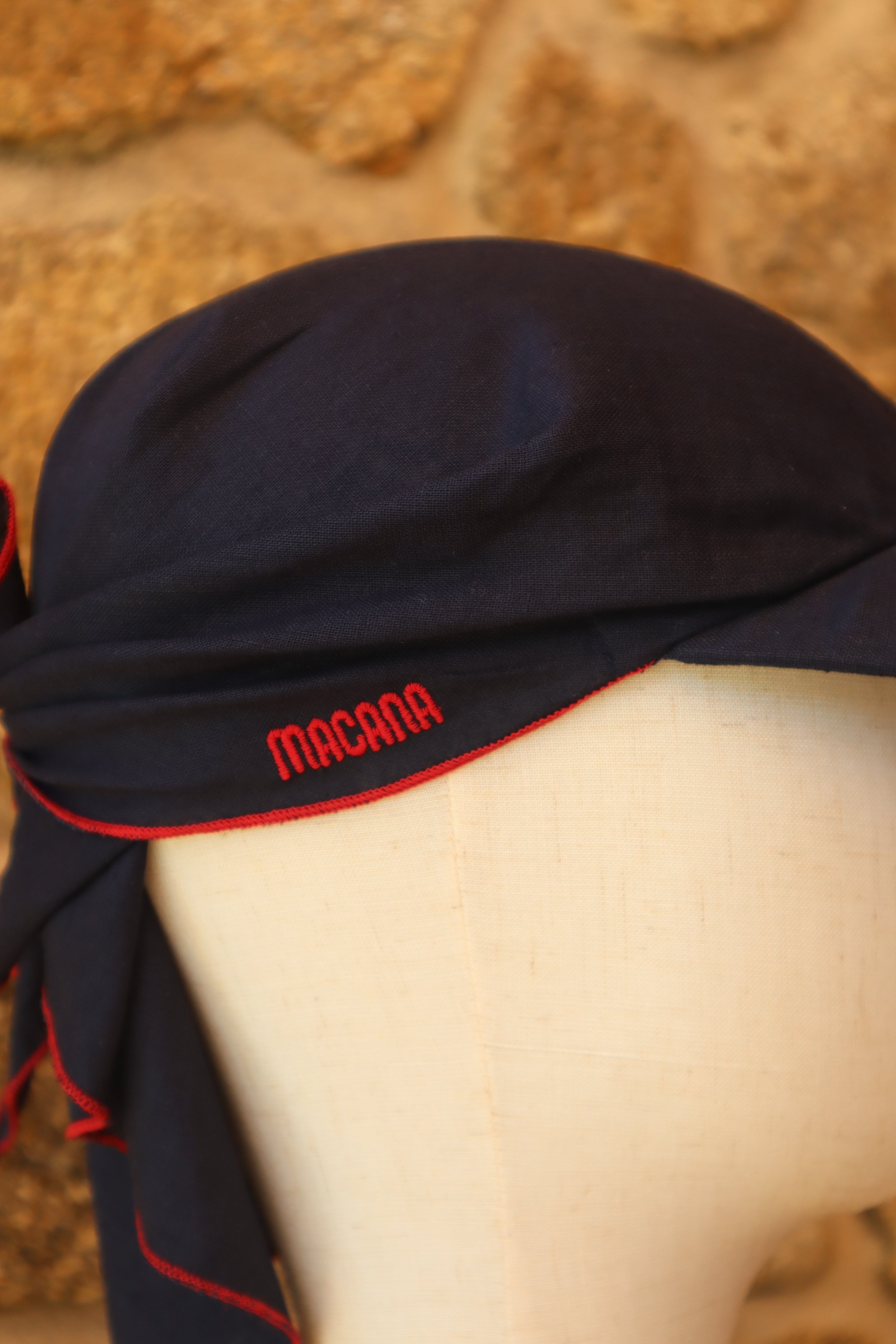 Visera Macana Azul con Rojo - MACANA