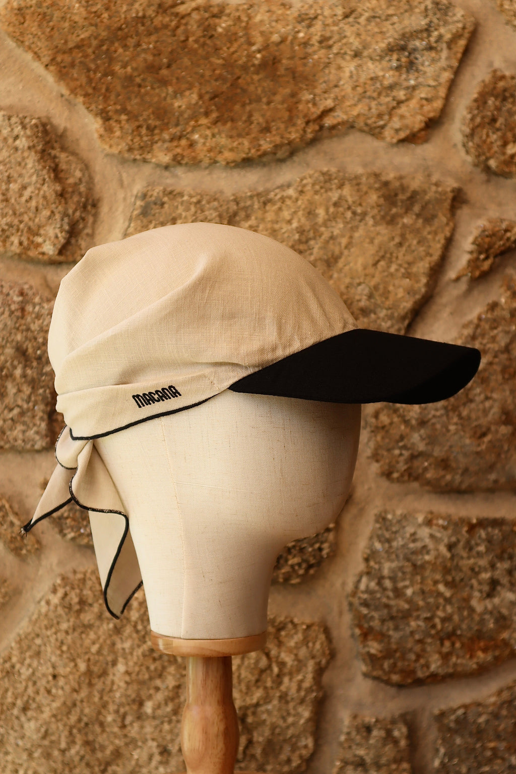 Visera Macana Beige y Negro - MACANA